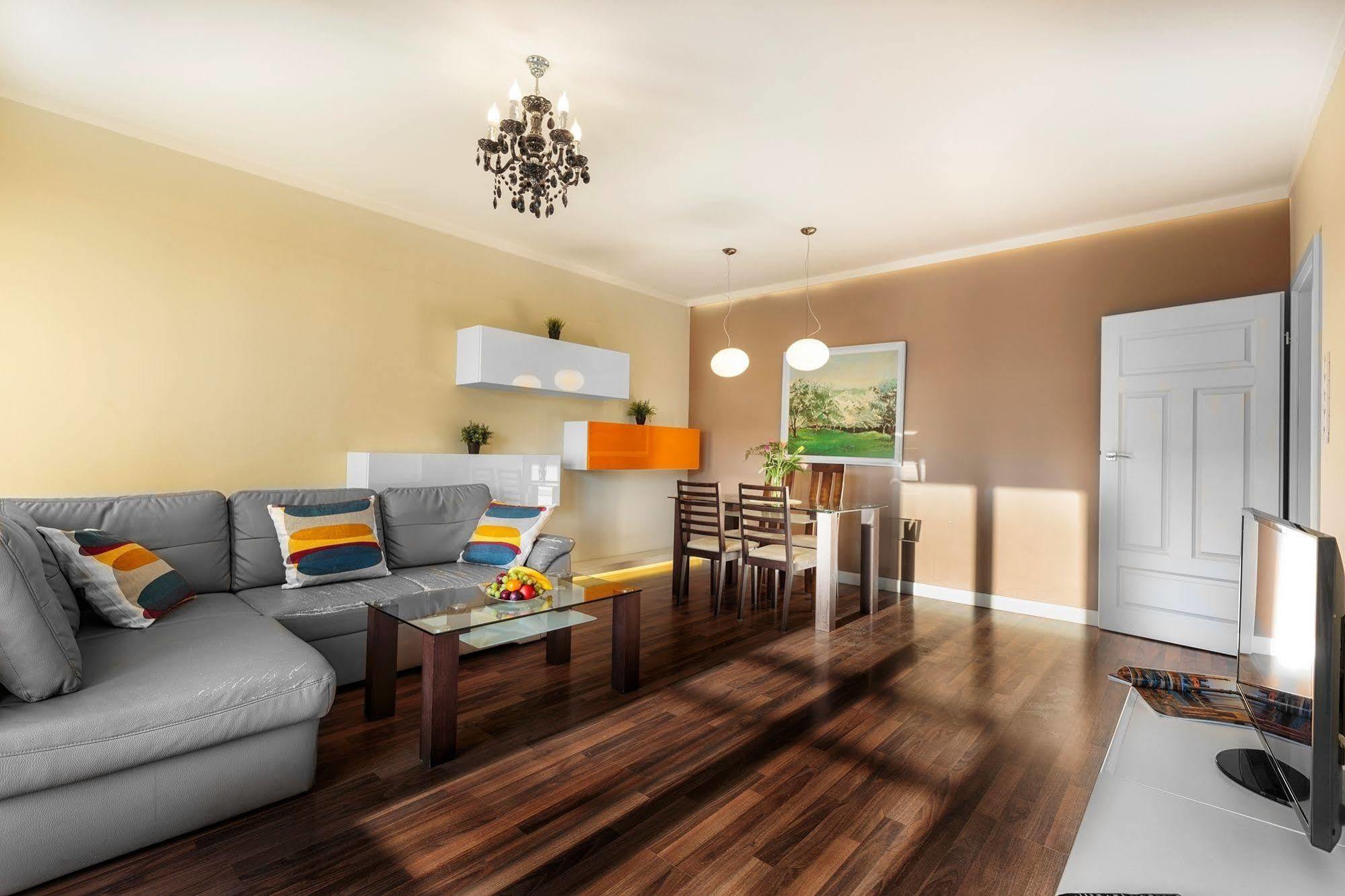 Aparts Apartment *